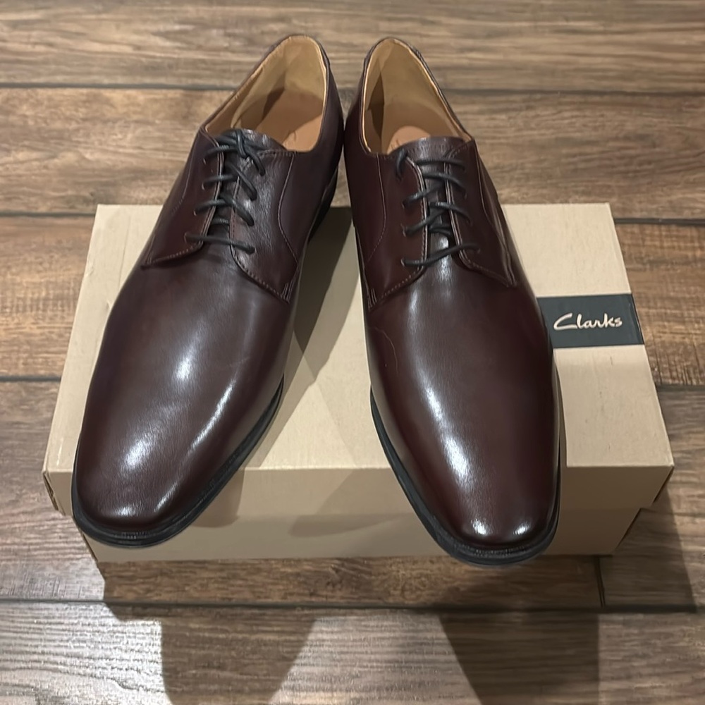 Clark’s Gilman lace burgundy leather lace shoes size 14m, new with tags